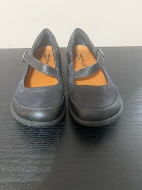 Merrell Women's Black Mary Jane Flats Sz 8.5